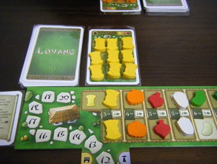 αρχικό χωράφι με φυτεμένο σιτάρι!επίσης πάνω δεξιά μας δείχνει ποια λαχανικά μπορούν να φυτευτούν σε κάθε χωράφι(στο συγκεκριμένο:σιτάρι,κολοκύθα,παντζάρια)